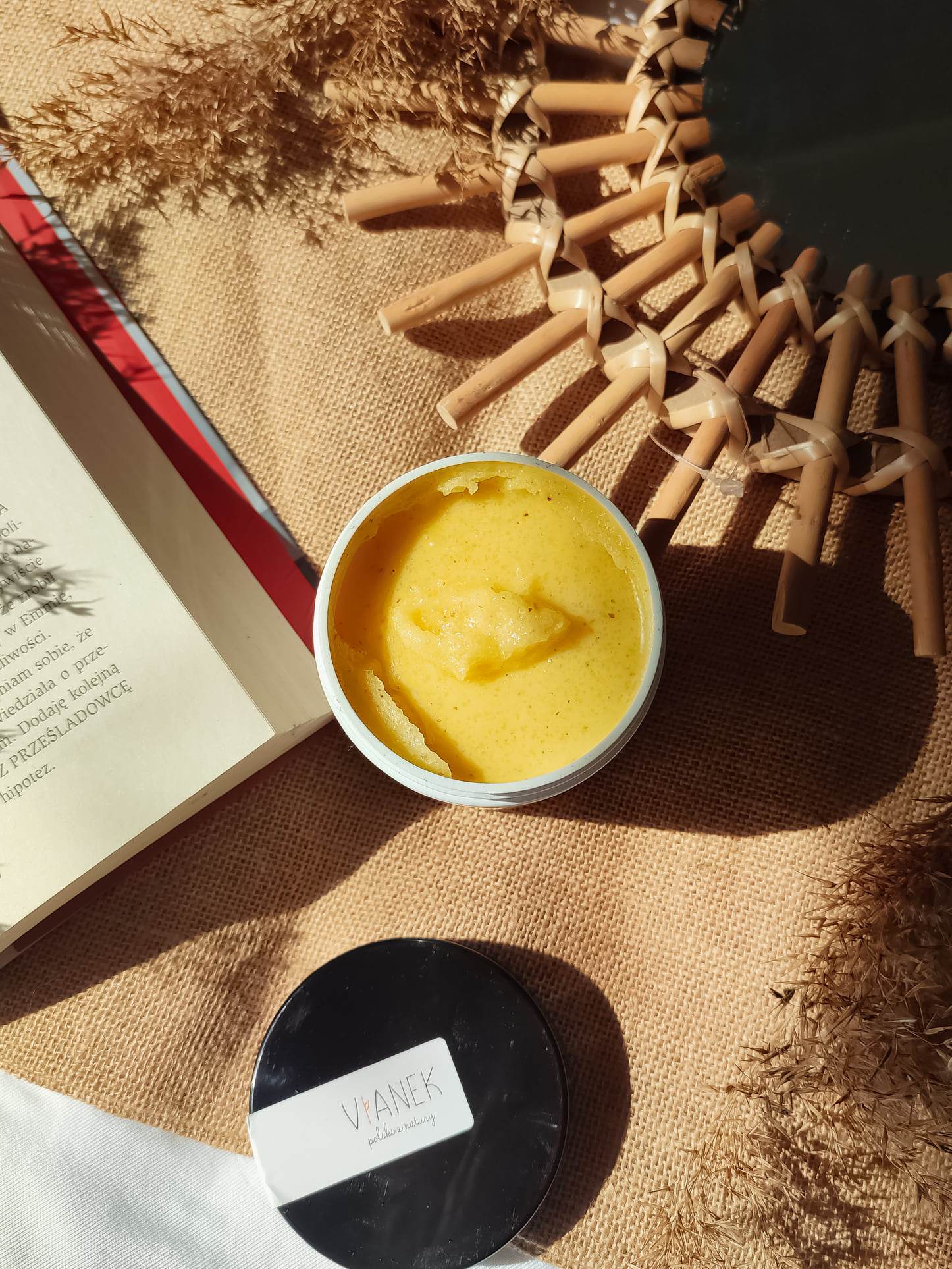 Vianek Nourishing Odżywczo-wygładzający peeling do ciała